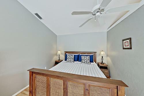 Villa Euphoria - 2-unit Canal Retreat With Pool Home