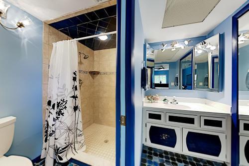 Apartamento Waterfront Serenity - Canal-view Retreat - Pool, Dock Duplex