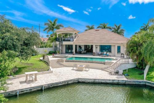 Exceptional Vacation Home In Cape Coral Home