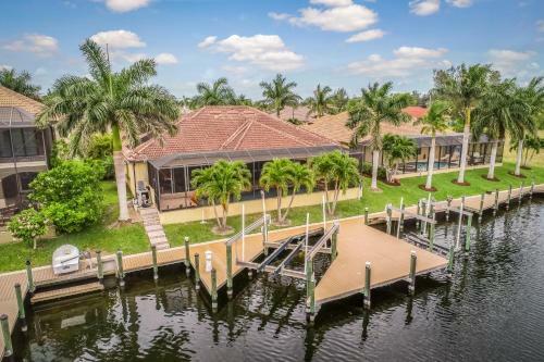 4 Bed 4 Bath Apartment In Cape Coral