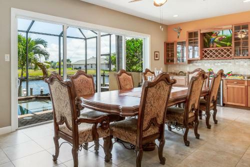 4 Bed 4 Bath Apartment In Cape Coral