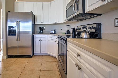 Cape Coral Canalfront Home With Pool, Lanai And Dock!