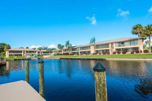Gulf Access #b 2-bedroom W/ Heated Pool