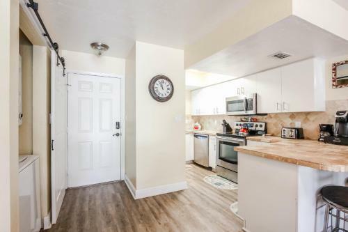 Gulf Access #b 2-bedroom W/ Heated Pool