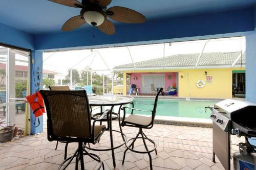 Gulf Access #c 2-bedroom W/ Heated Pool