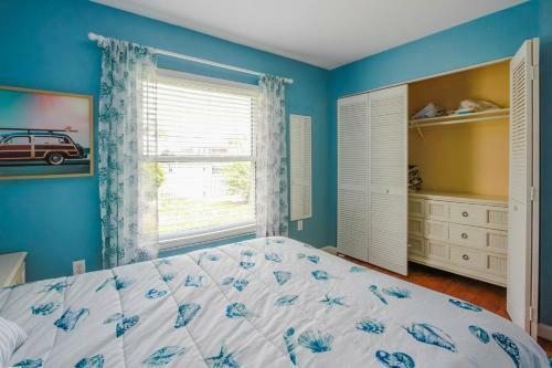 Gulf Access #c 2-bedroom W/ Heated Pool