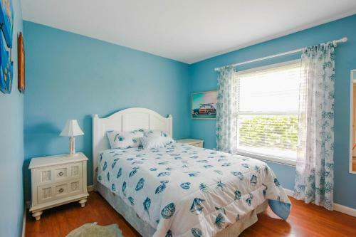 Gulf Access #c 2-bedroom W/ Heated Pool