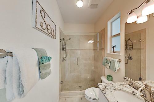 Upscale Canal Home With Dock, 5-minute Walk To Beach Home