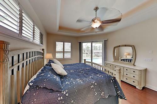 Upscale Canal Home With Dock, 5-minute Walk To Beach Home