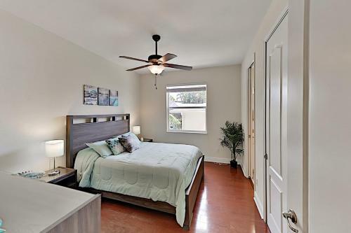 Upscale Canal Home With Dock, 5-minute Walk To Beach Home
