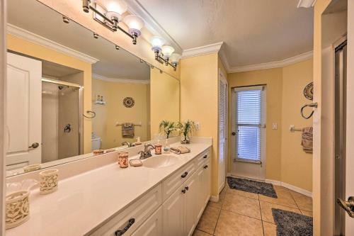 Canalfront Cape Coral Retreat With Pool And Dock!
