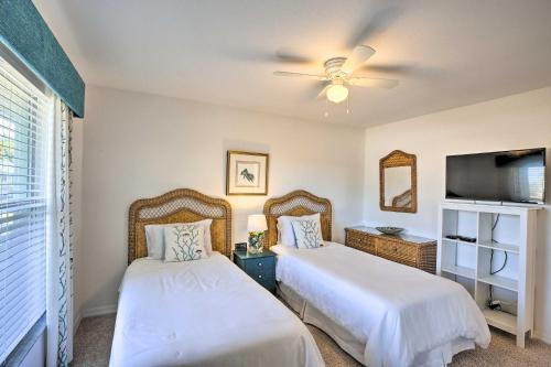 Villa Elegant Canalfront Escape - Near Golf Courses