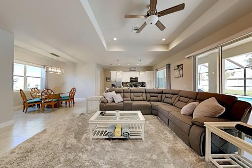 Desirable Sw Home - Private Heated Saltwater Pool Home