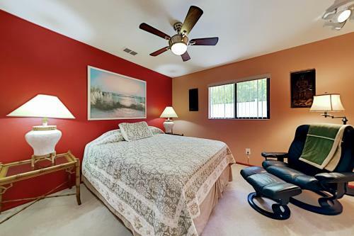 Apartamento Coral & Sandal - 2 Waterfront Units - Pool & Lanai Duplex