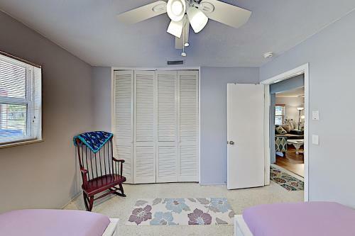 New Listing! Peacock Place 2br 1ba, Sleeps 4 Home