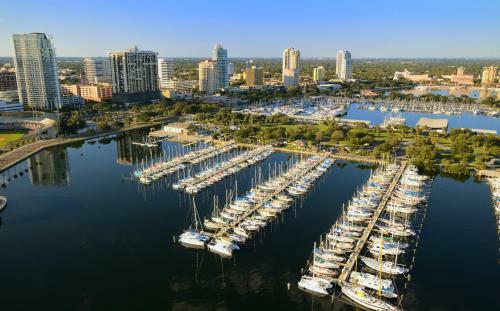 New Listing! Peacock Place 2br 1ba, Sleeps 4 Home