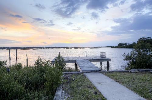 Cedar Key Duplex Home With Dock And Stellar Ocean View