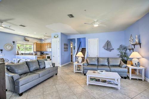 Oceanfront Island Escape With Golf Cart And Decks