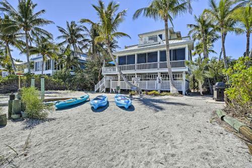 Oceanfront Island Escape With Golf Cart And Decks