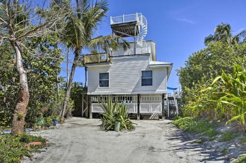 Oceanfront Island Escape With Golf Cart And Decks