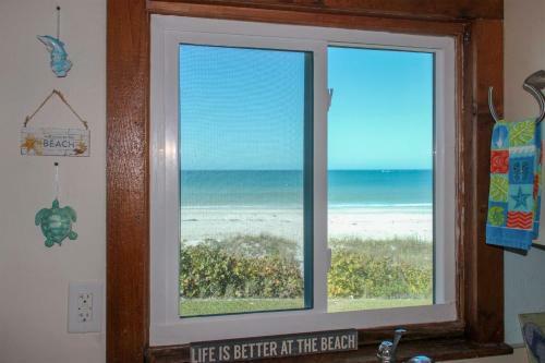 Apartamento Oceanfront Belleair Beach Condo With Gulf Views!