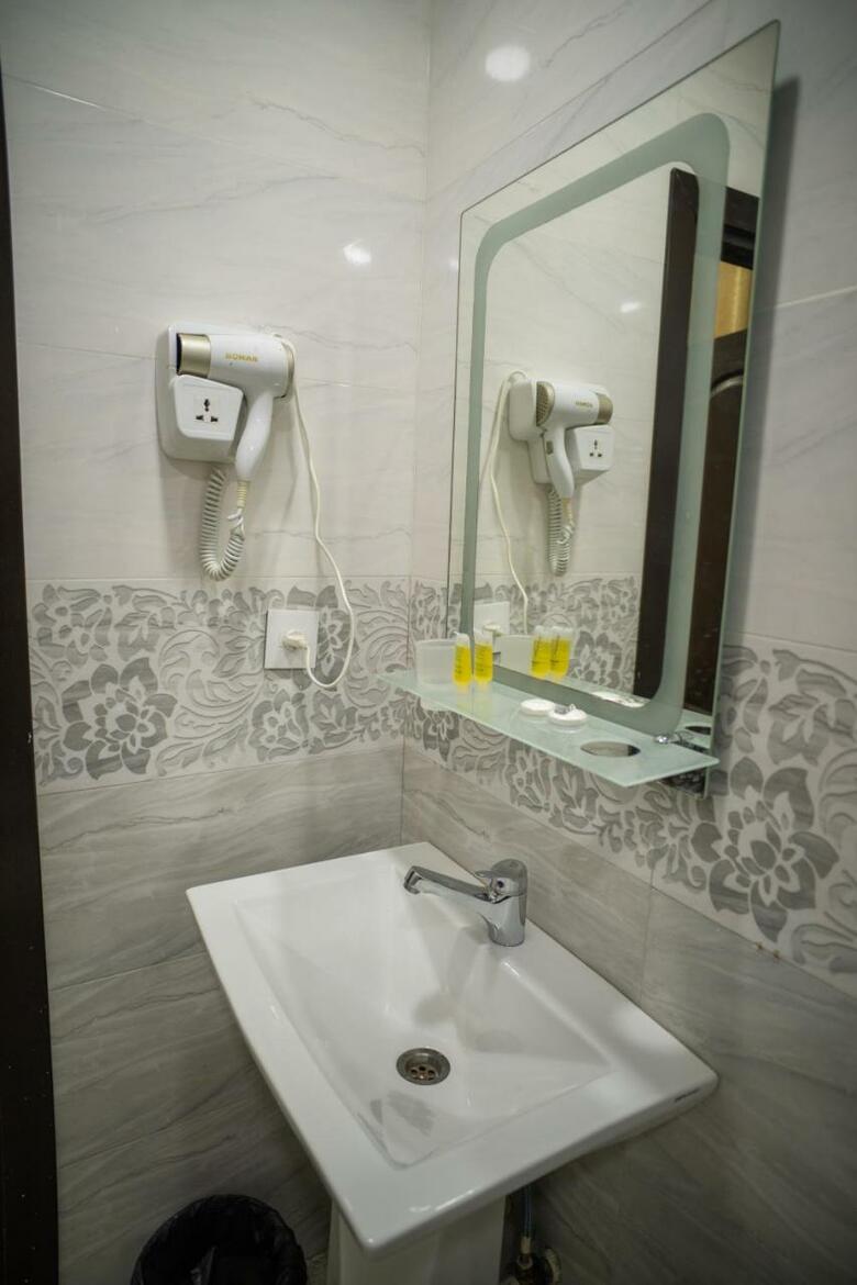 Consul Hotel