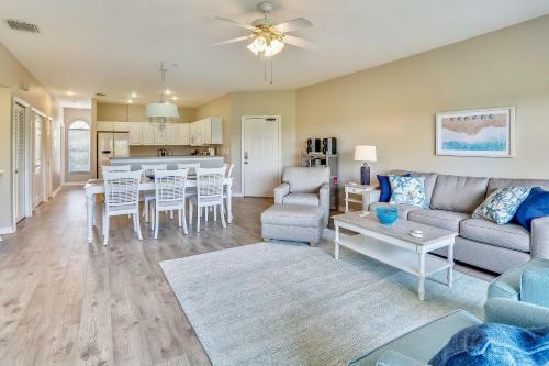 Mariner's Pointe - Classy Condo, Steps To Beach, Large Balcony
