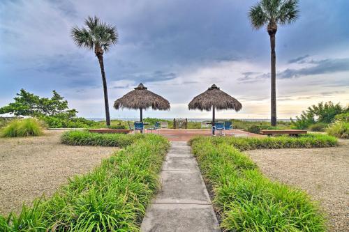 Apartamento Oceanfront Condo With Balcony And Beach Access!
