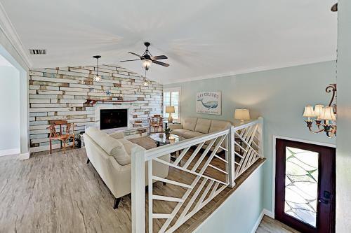 Beautiful Beach Retreat With Private Pool Oasis Home