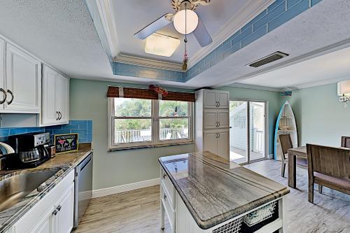 Beautiful Beach Retreat With Private Pool Oasis Home