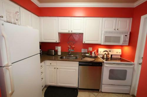 205d Barefoot Beach Club