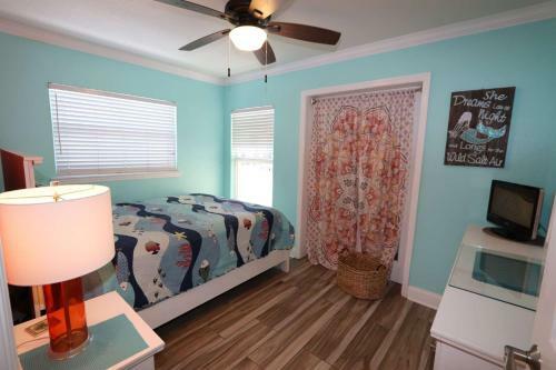 205d Barefoot Beach Club