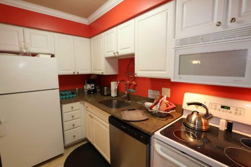 205d Barefoot Beach Club