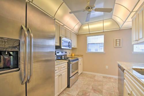 Indian Shores Townhome With Pool Access And Kayaks