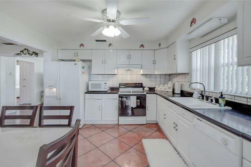 Seas The Day - Monthly Beach Rental Home