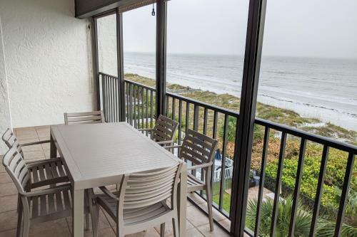 Pelican's Cove 402