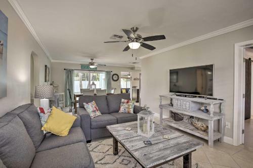 Clearwater Beach Home With Patio - Walk To Beach