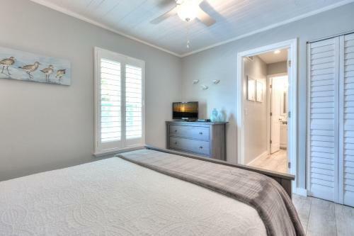 Island Vibes III - Weekly Vacation Rental Cottage