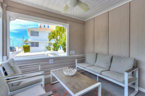 Island Vibes III - Weekly Vacation Rental Cottage