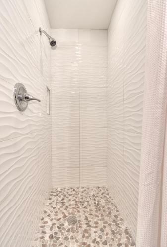 Island Vibes III - Weekly Vacation Rental Cottage