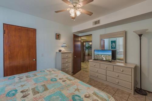 Gulf Sunset Oasis - Beach Front Apts