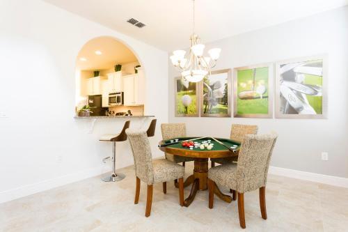 Beautiful Vacation Home With Private Pool And Garage St4328