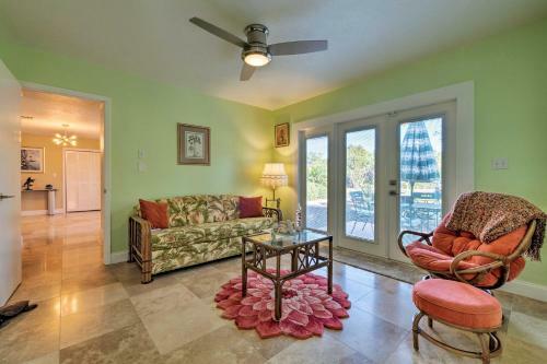 Updated Waterfront Crystal River Retreat With Dock!