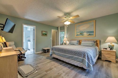 Crystal River Home With Dock, 1 Mile To Boat Launch