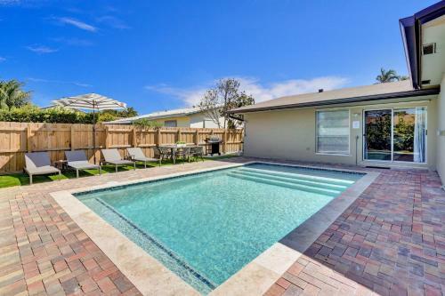 Private Pool Beautiful Updated 4br Home 2bth