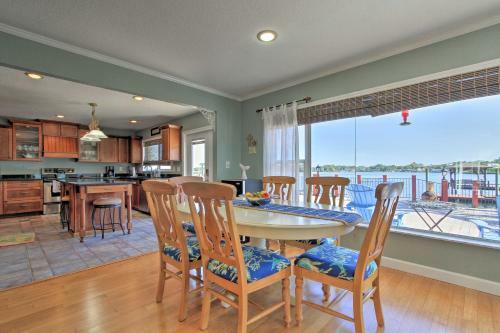 Waterfront House On Kings Bay With Dock And Lift!