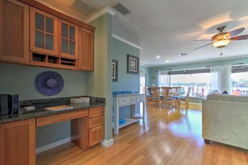 Waterfront House On Kings Bay With Dock And Lift!