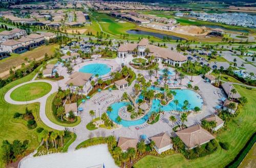 New 10 Bedroom Home Free Water Park