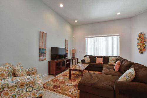 Solterra - 5 Bedrooms House W/pool-7029sr