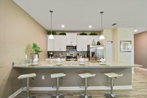 Modern 4 Bed 3 Bath Townhome In Championsgate Golf Resort